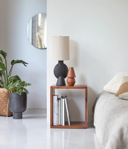 Kwarto Solid sheesham bedside table