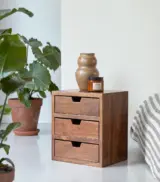 Kwarno Sheesham Wood Bedside Table with Drawer Storage (Natural Finish) - Image 3